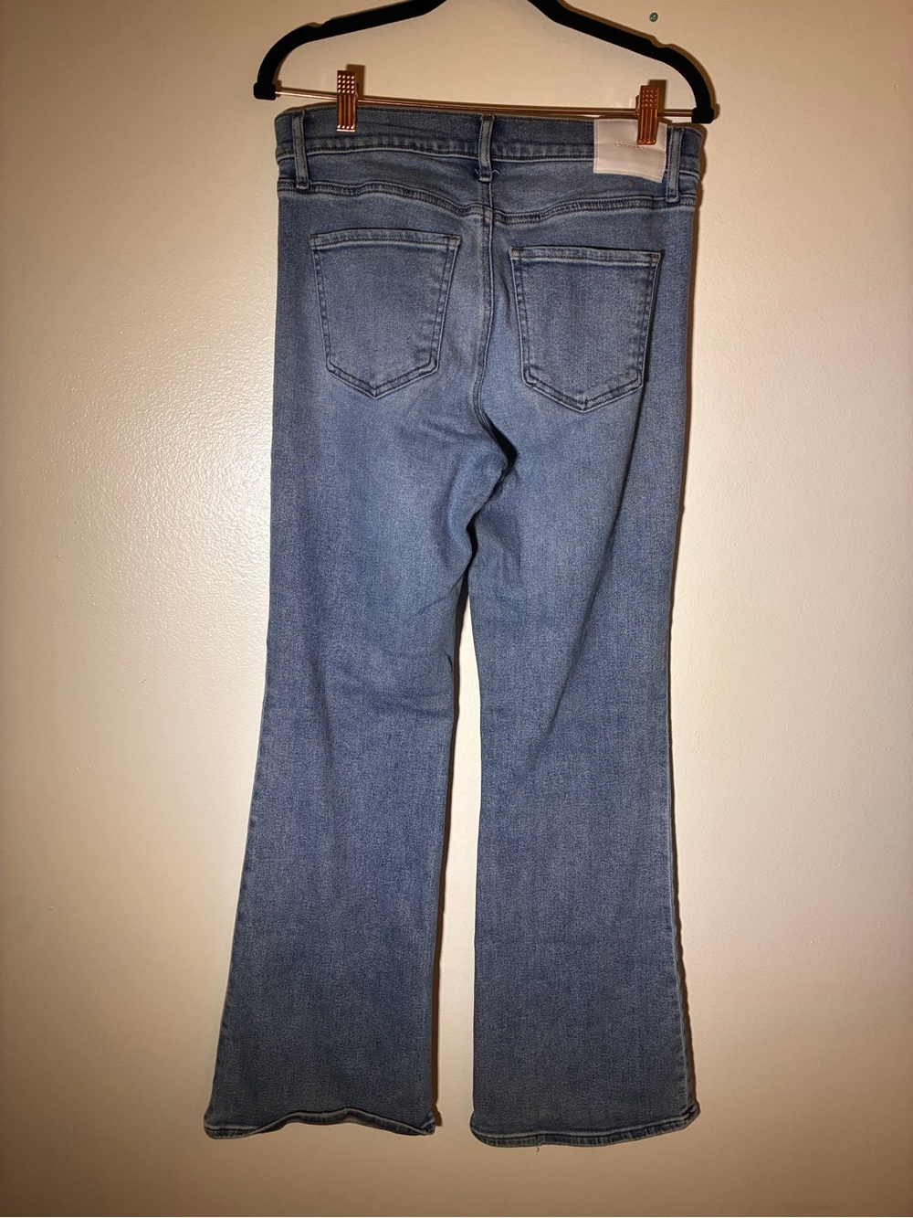 Express 70s Flare Jeans Mid Rise Hyper Stretch Light Wash Raw Hem Size 8R - Picture 10 of 12